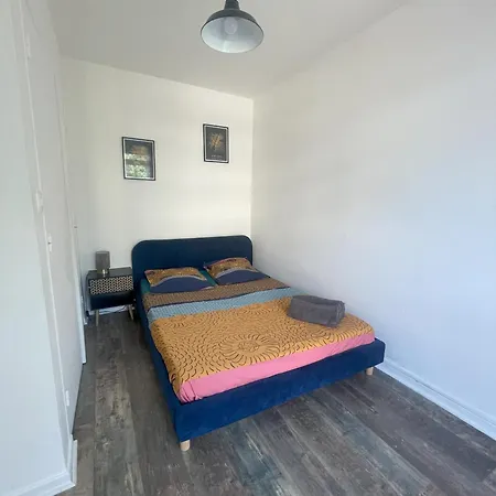 3 - * Valence (Drome)